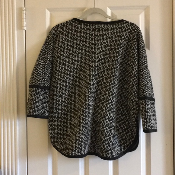 Black and white knitted top - Picture 2 of 2